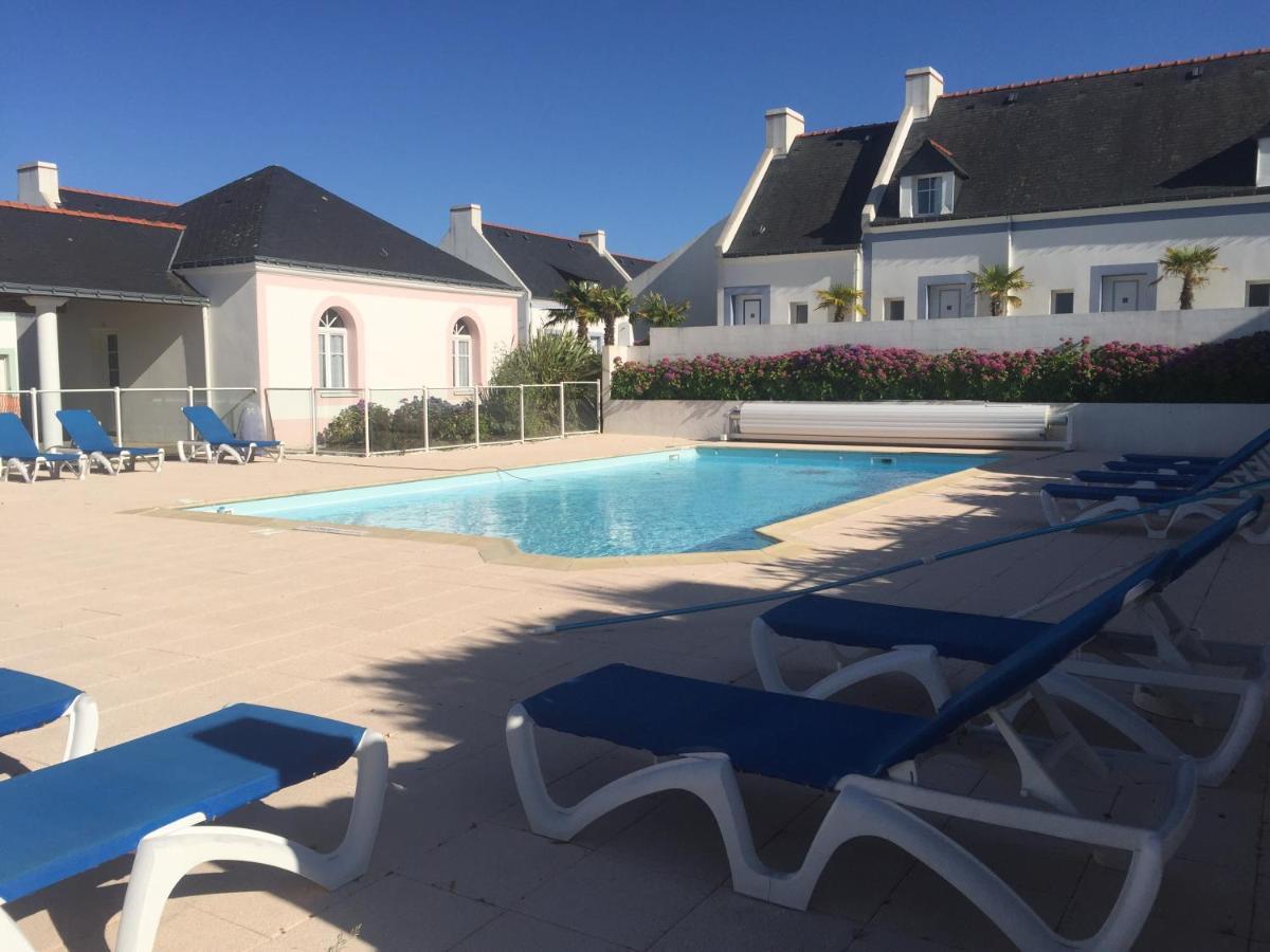Maison de vacances de 56 m2 dans résidence avec piscine chauffée proche plages Locmaria Extérieur photo