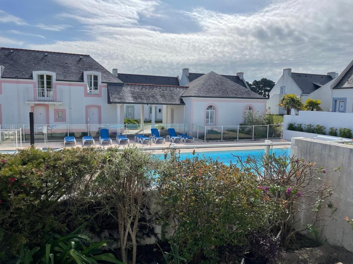 Maison de vacances de 56 m2 dans résidence avec piscine chauffée proche plages Locmaria Extérieur photo